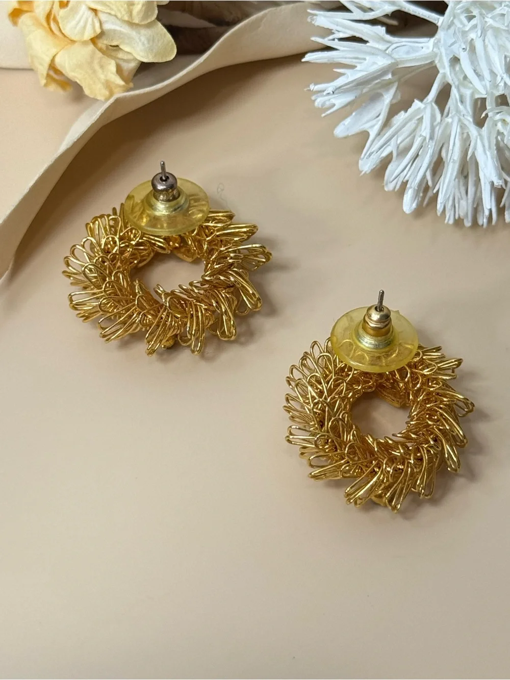 Vintage Gold Tone Christmas Wreath Earrings Red Green Rhinestone Bow Studs